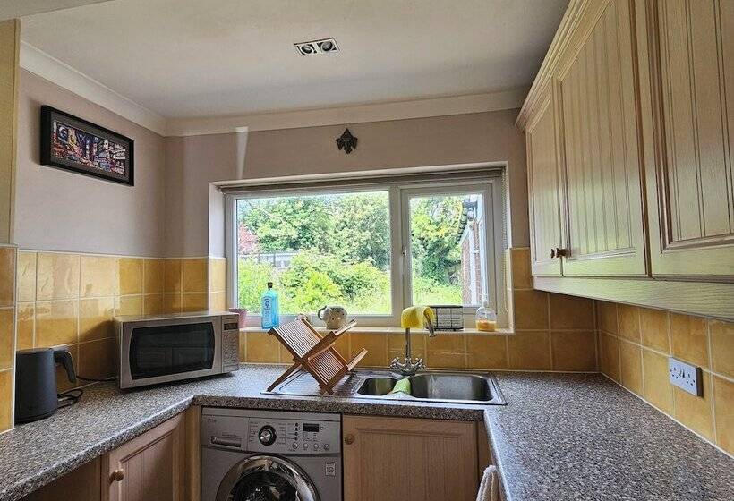 דירת נופש Cosy Home In Leicester