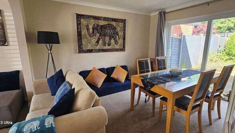 דירת נופש Cosy Home In Leicester