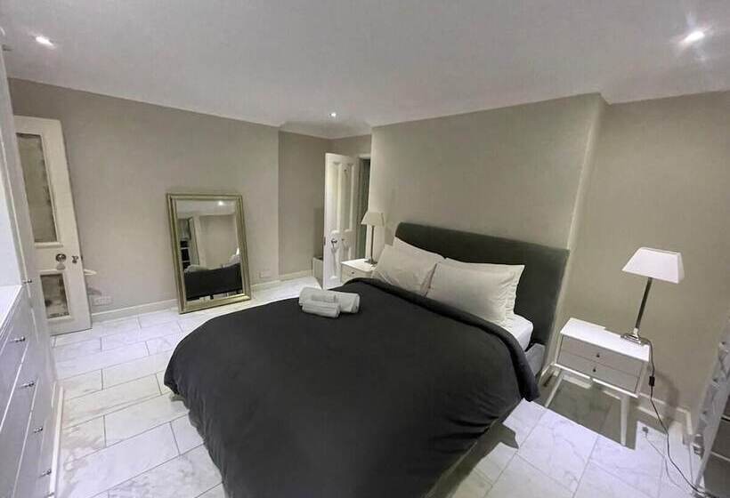 اقامتگاه Park Village Luxury House   Central London