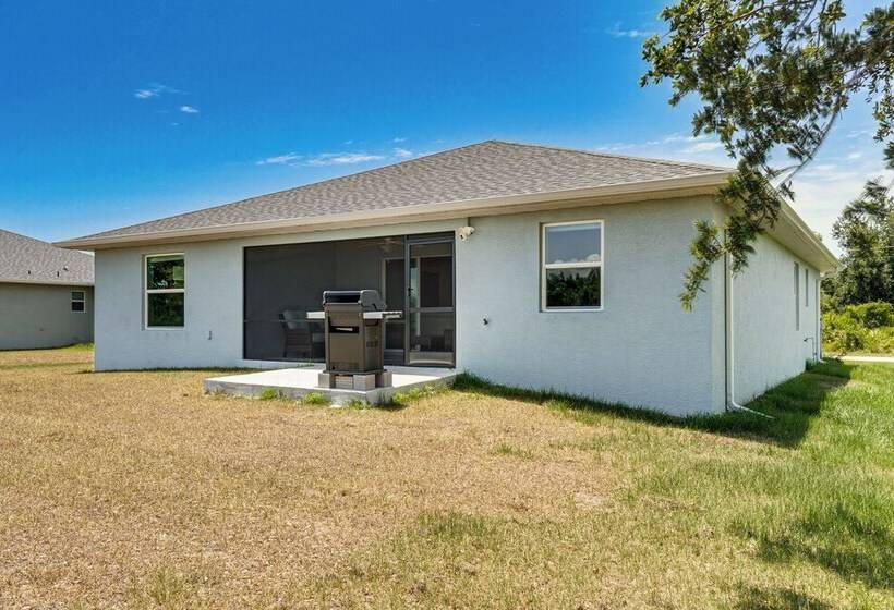 South Gulf Cove Retreat W/ Grill   13 Mi To Beach!