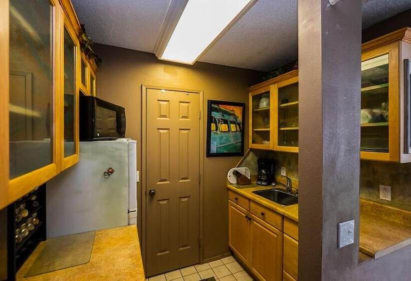 هتل Kona Islander Inn Condos