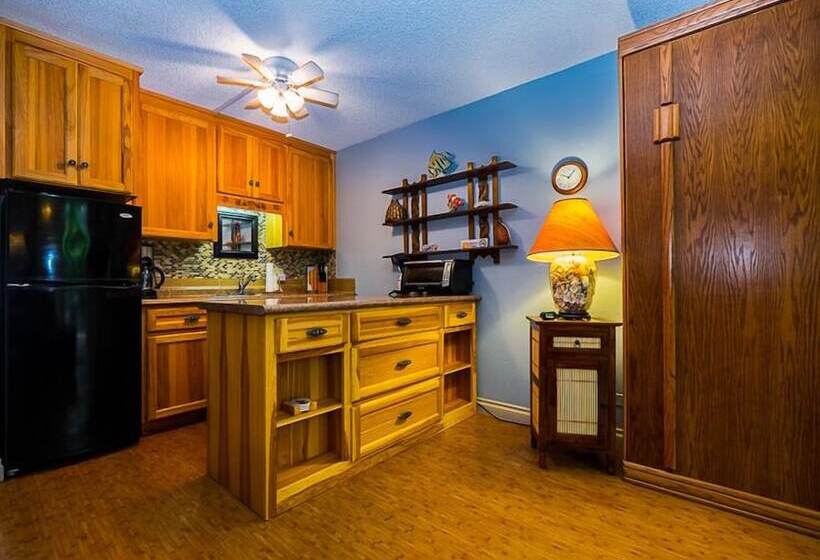 هتل Kona Islander Inn Condos