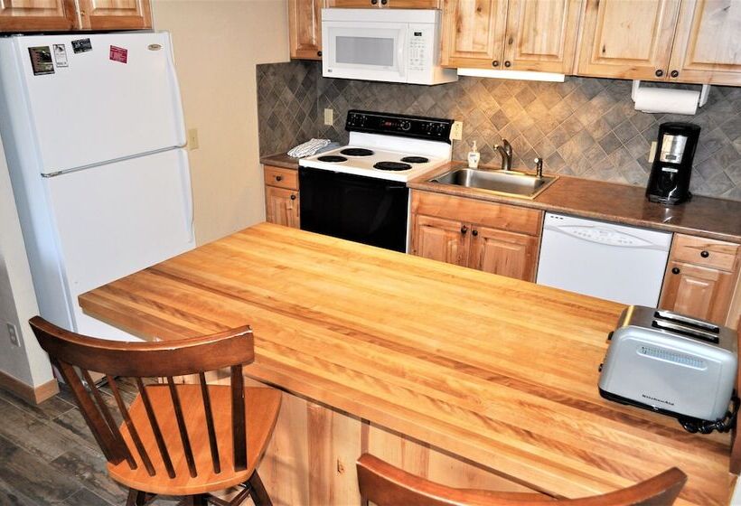 호텔 Summit House 2 Bed 2 Bath B