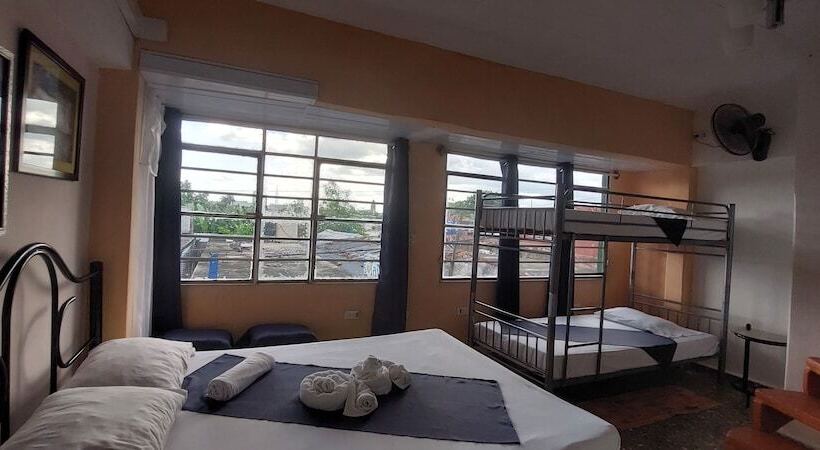 پانسیون Hostal Solaire