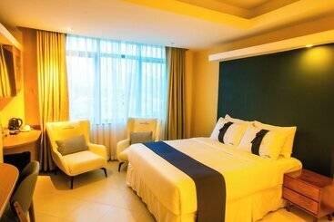 Parrot Hotel Arusha
