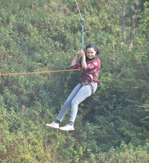 منتجع Sarovar Inn