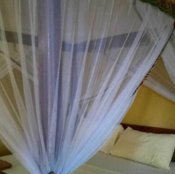 مبيت وإفطار Mpole Bungalows