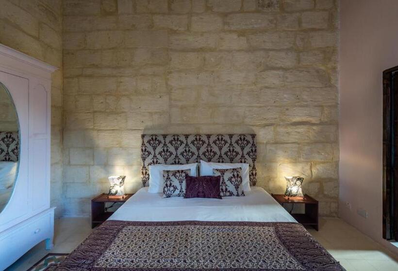 تختخواب و صبحانه The Stone House
