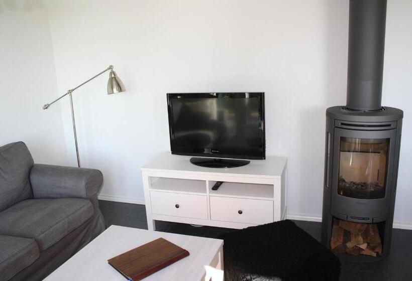 민박 Varjola Holiday Center