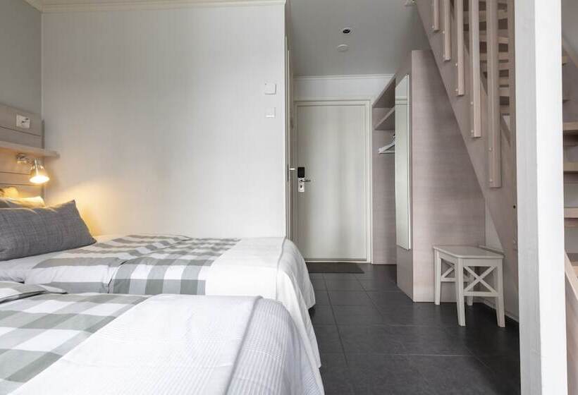 민박 Varjola Holiday Center