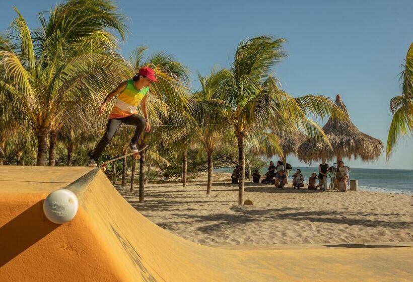 Buena Onda Beach Resort