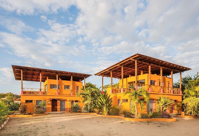 Buena Onda Beach Resort