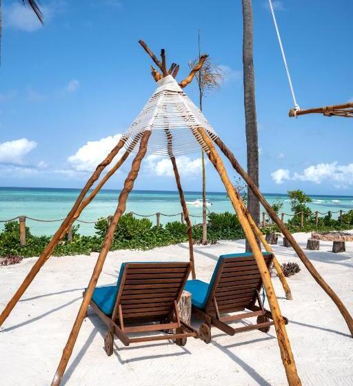 هتل Aya Beach Resort