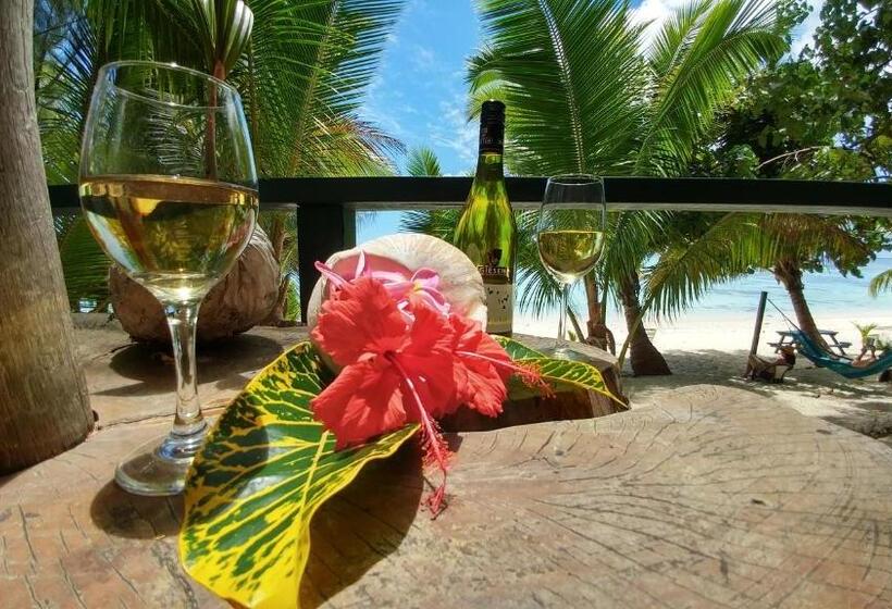 هتل Matriki Beach Huts