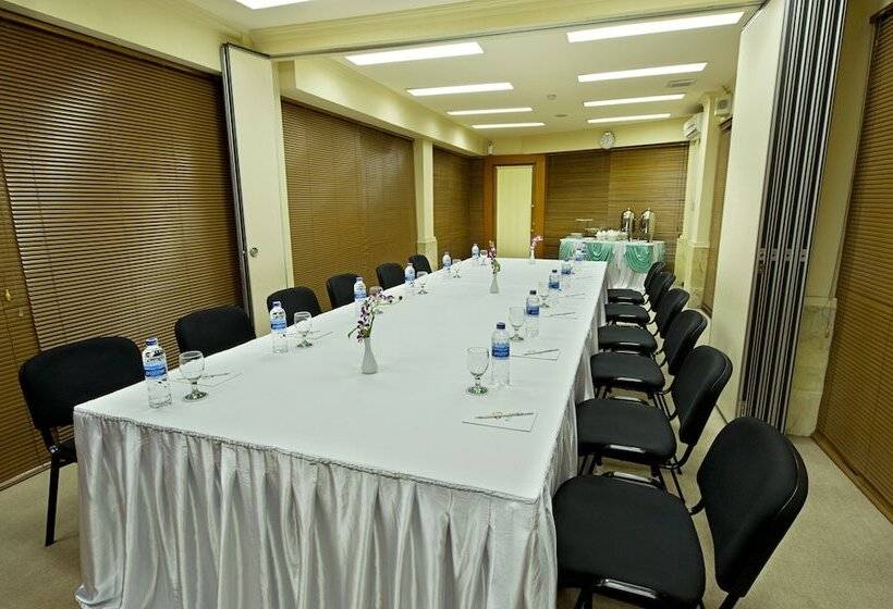 هتل Puri Kiic Golf View