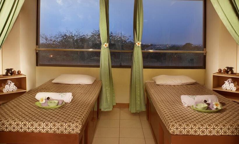 هتل Puri Kiic Golf View