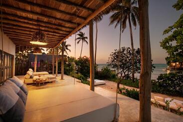 استراحتگاه Upendo Beach Boutique Hotel Zanzibar