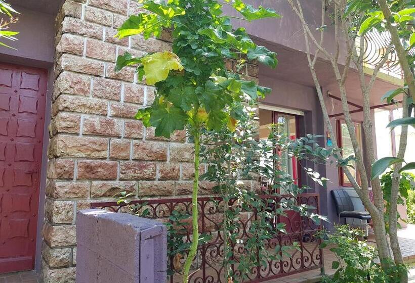住宿加早餐  Chambres Privées Maison Jardin Toutes Commodités Partagées