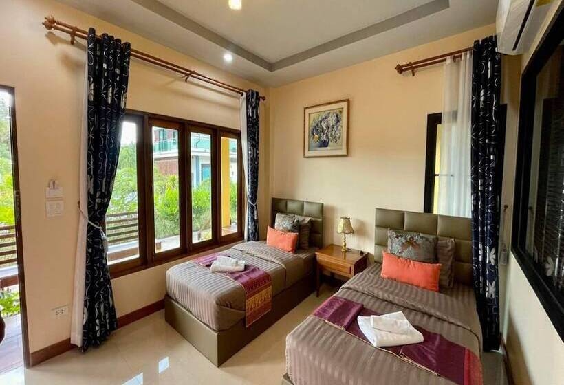 ホテル Capital O 75518 Baan Rose Resort Ao Luk