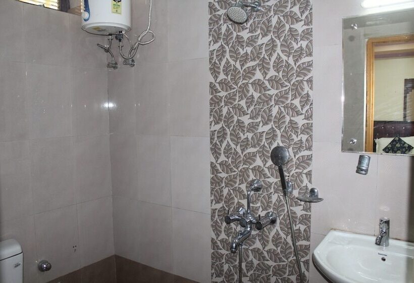 Hotel Gokul Plaza