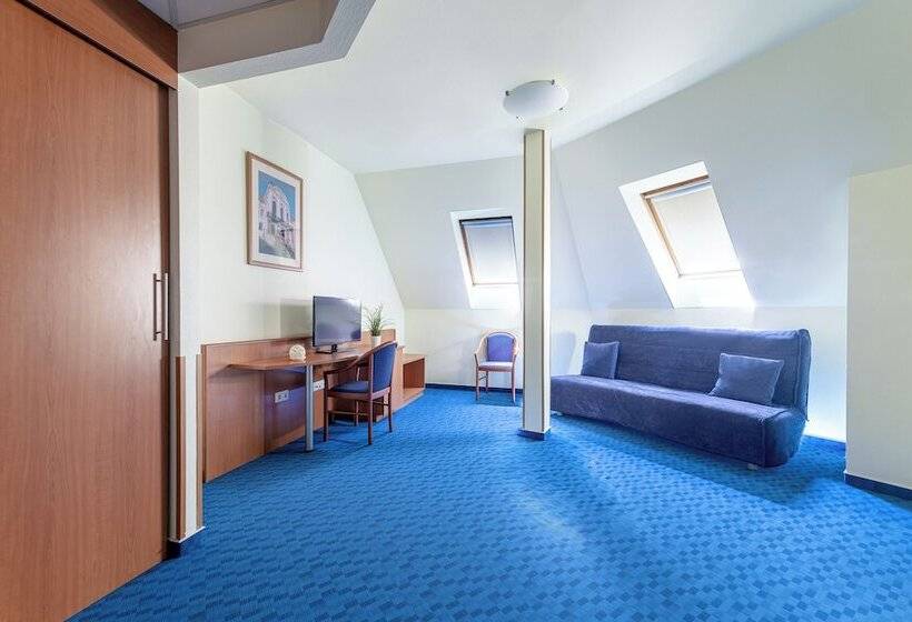 تختخواب و صبحانه Villa Oliver Gödöllő