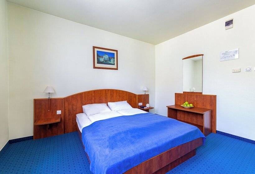 تختخواب و صبحانه Villa Oliver Gödöllő