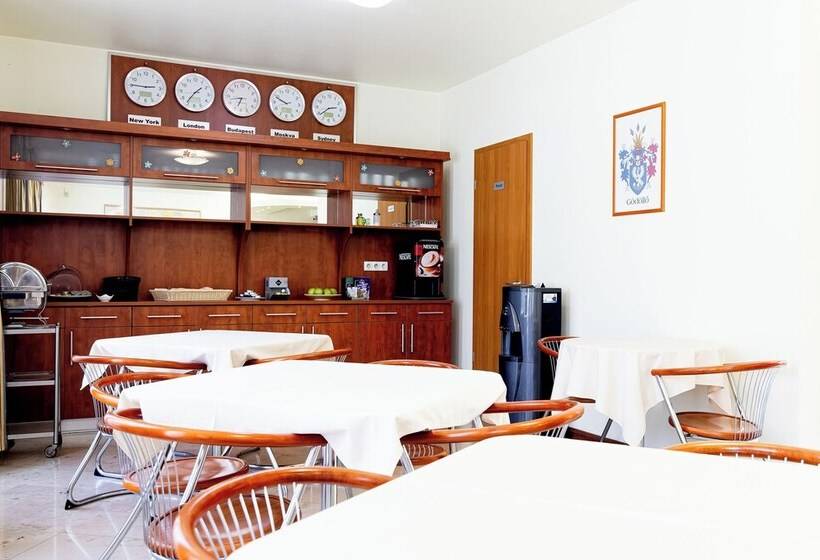 تختخواب و صبحانه Villa Oliver Gödöllő
