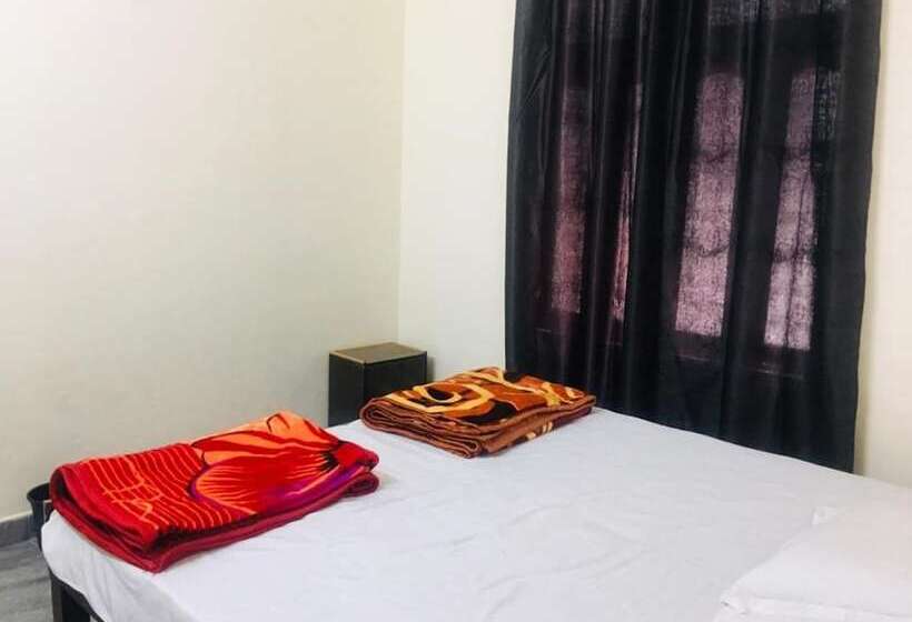 호텔 Goroomgo Amba Niwas Home Stay Uttarkashi