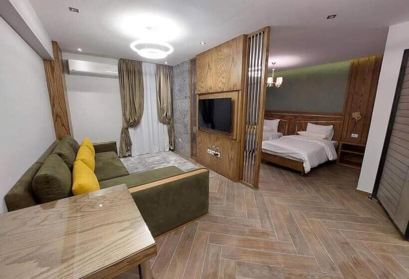 هاستل Free Inn
