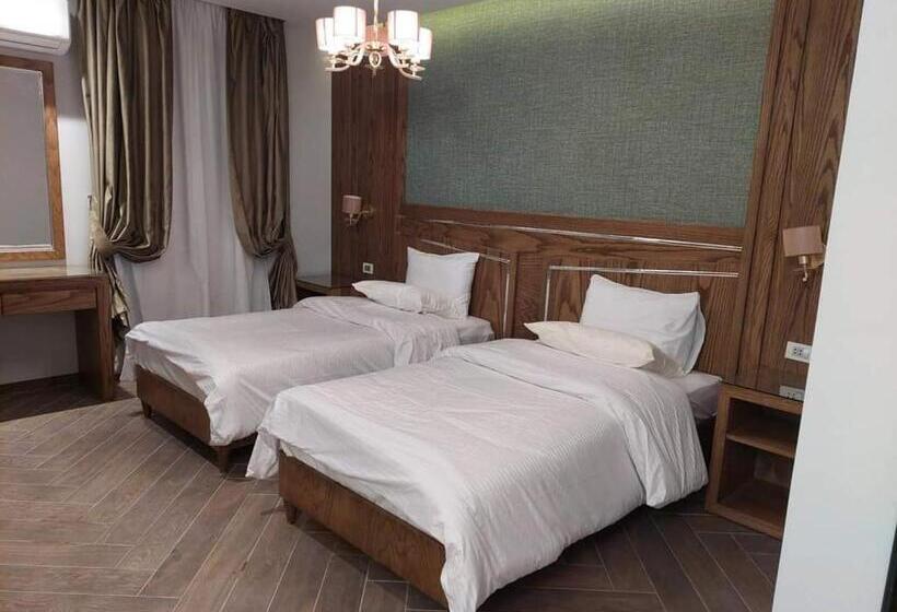 هاستل Free Inn