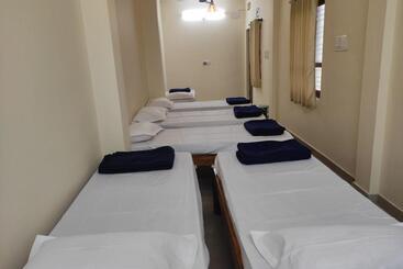 هاستل Nest Inn Service Rooms