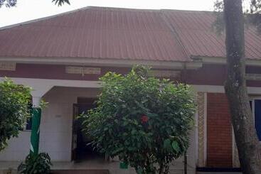 پانسیون Bride Hotel Iganga District