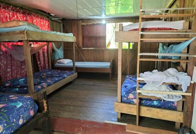 پانسیون Wira Hostal