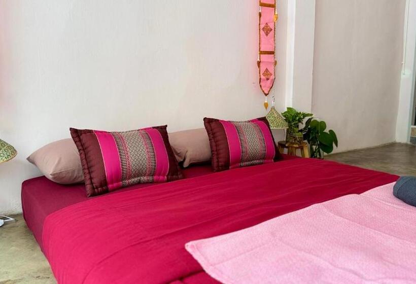 هاستل Baan Yentafo Pink House 3rd Floor