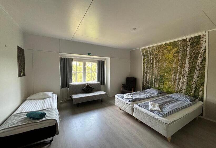 旅馆 Kirjais Skola