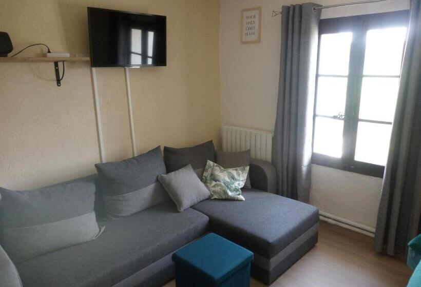 مبيت وإفطار Chambres D Hôtes L Amphitryon 5 Chambres