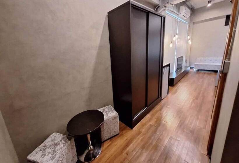 هتل Capital O 75512 Loft Residence  Suphanburi
