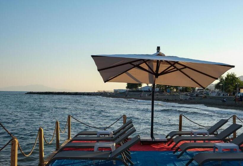 هتل Gargaron Beach