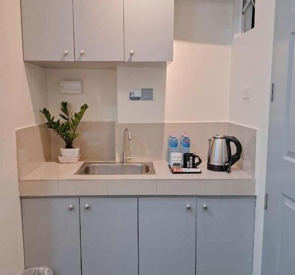 هتل Kristoville Residences