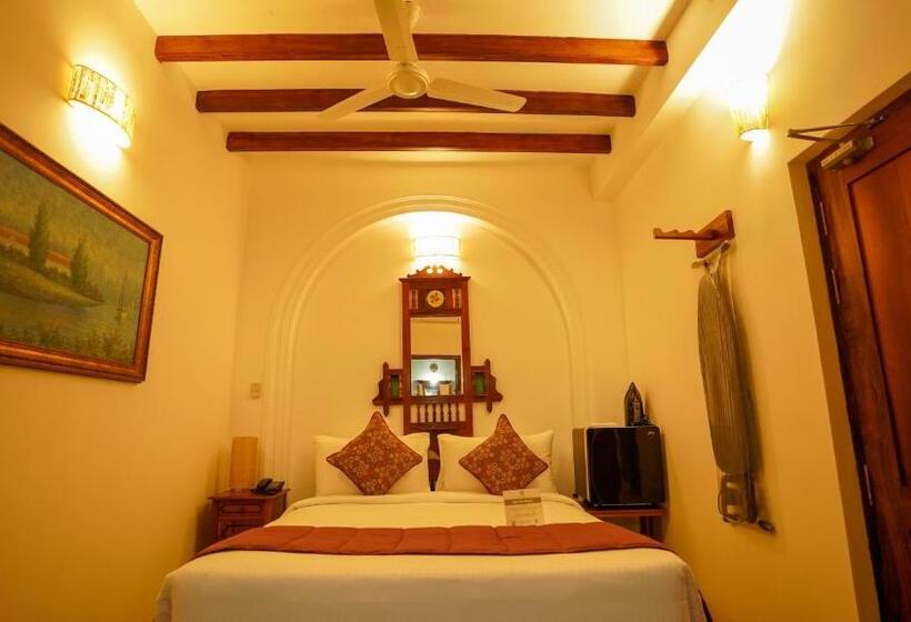 בית מלון כפרי La Plage Seaview Suites