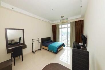 هتل Oyo 91006 Ktc Studio Apartment By My Gunung