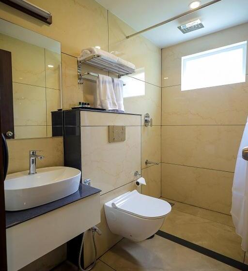 فندق Perumatty Residency