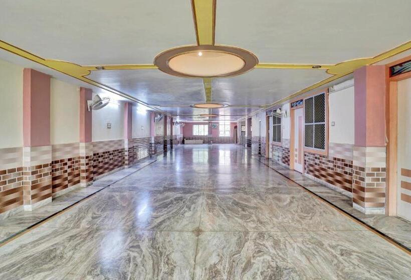 Oyo Hotel Shree Goverdhan Palace