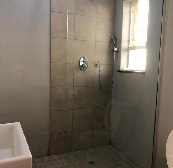פנסיון Esibayeni Guesthouse