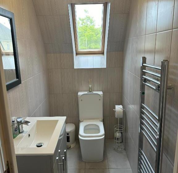 پانسیون Lavish 3 Story House With Full Of Comfort