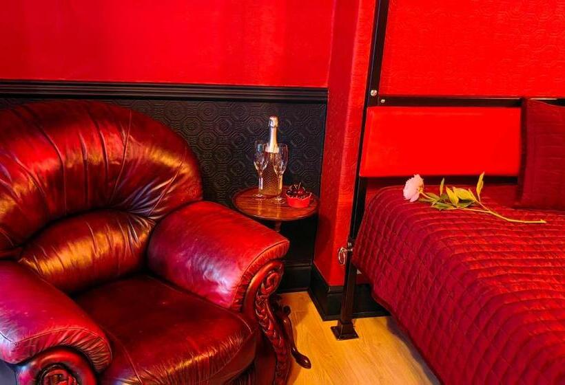 פנסיון Red Liftmeup For Kinky Adventurous Couples