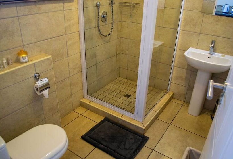 تختخواب و صبحانه Amohela Guesthouse