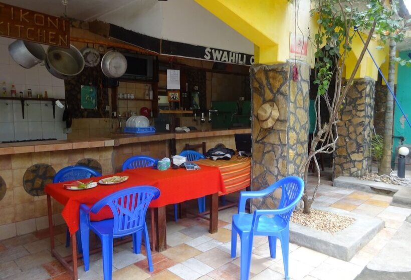 تختخواب و صبحانه Homeland Swahili Lodge   Hostel
