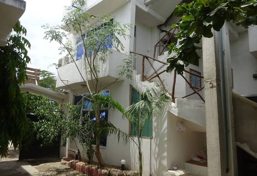 تختخواب و صبحانه Homeland Swahili Lodge   Hostel