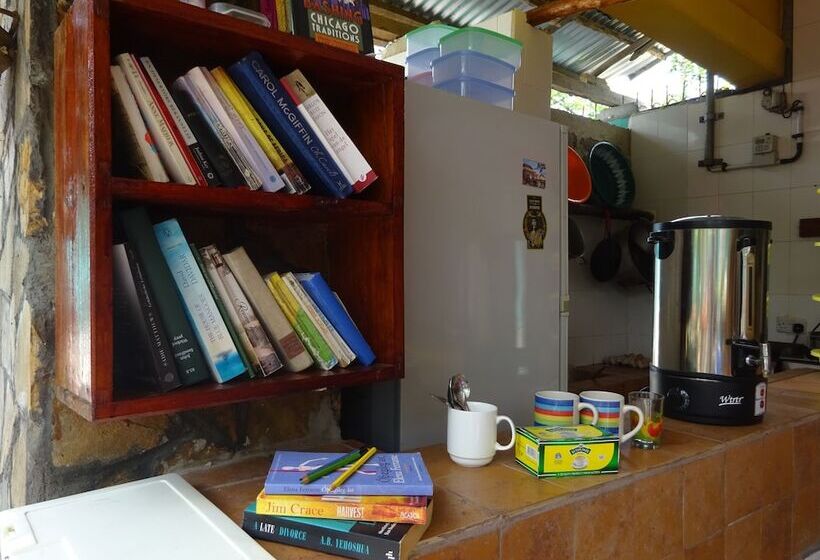 تختخواب و صبحانه Homeland Swahili Lodge   Hostel